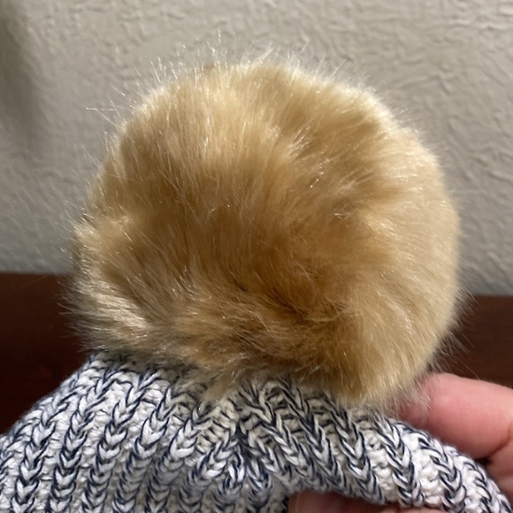 Disney Knit Adult Beanie, with Doug and Space  Aliens Leather Aplica on Front - Picture 3 of 7